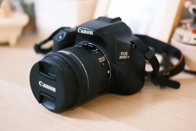 已出佳能200d二代相机