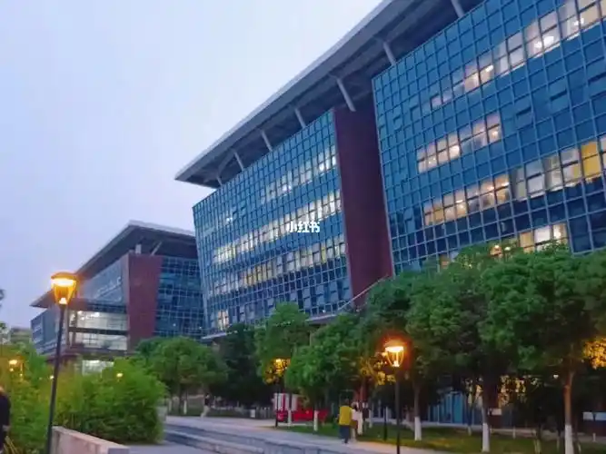 南京工业大学浦江学院