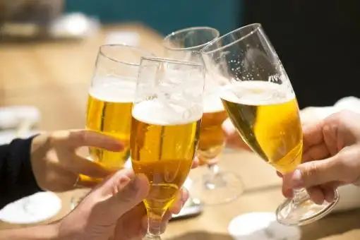 用啤酒干杯--1 - 1