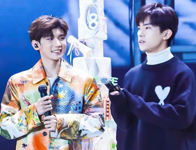 千玺送旗下艺人录王源节目出道点评透露三人关系粉丝爷青回