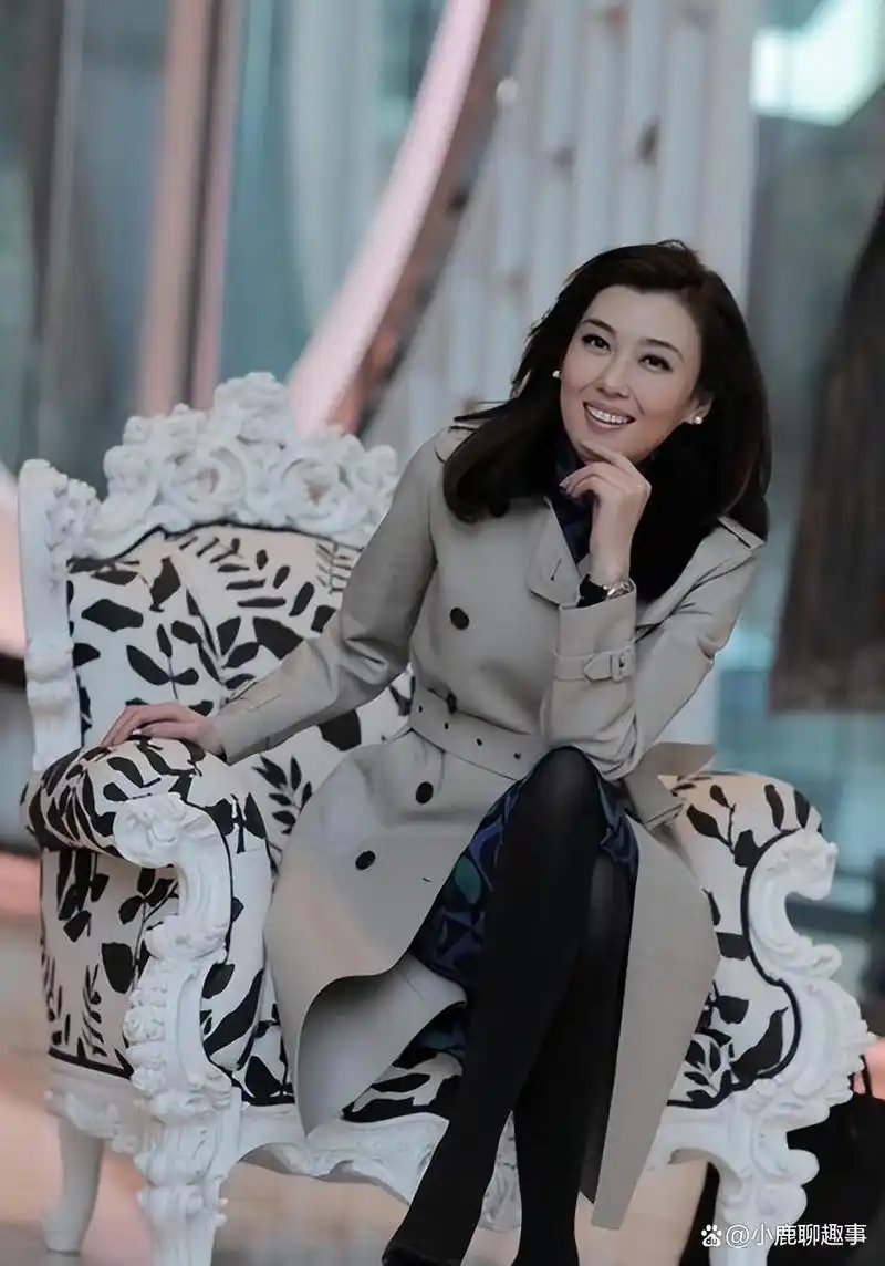 央视美女主持人李红:被传闻拜金嫁豪门,44岁婚姻至今成谜