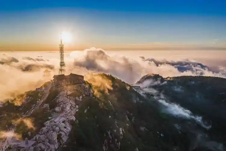 山东海拔最高点泰山玉皇顶