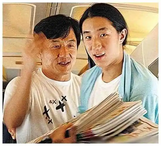 男星颜值逆天,传给孩子就像灾难,这基因太过强劲_家族_传承_成龙