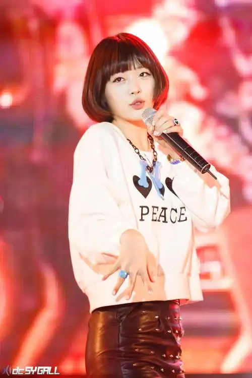 求fx组合里雪莉的短发照片,1136630090@q