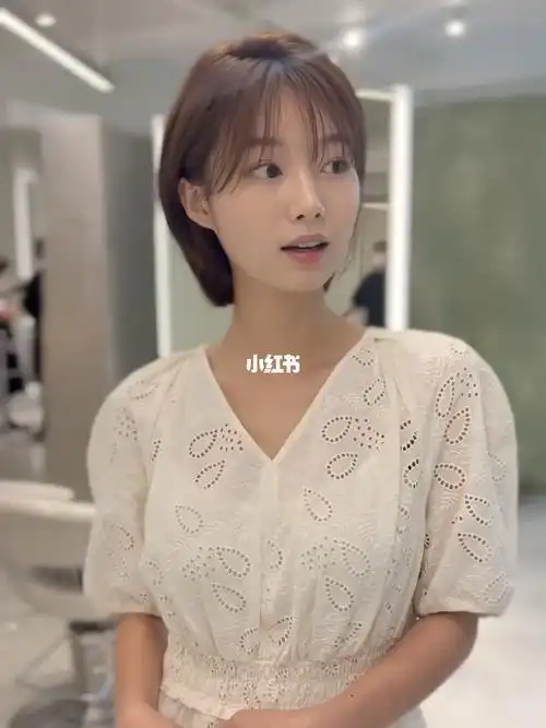 减龄短发75法式刘海挂耳短发精致免打理