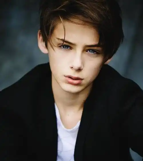 原创曾经被封为世界最帅的小男孩现在变成什么样了