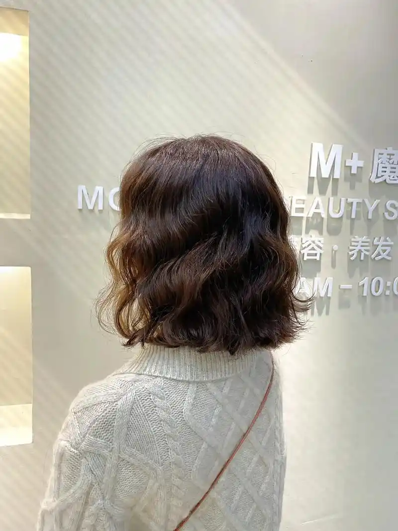 今天烫了个头发…#烫发推荐 #今日发型 #减龄 #蛋卷 #显 - 抖音