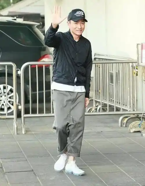 学刘德华裤子短一截,更显高_效果_个性_裤腿