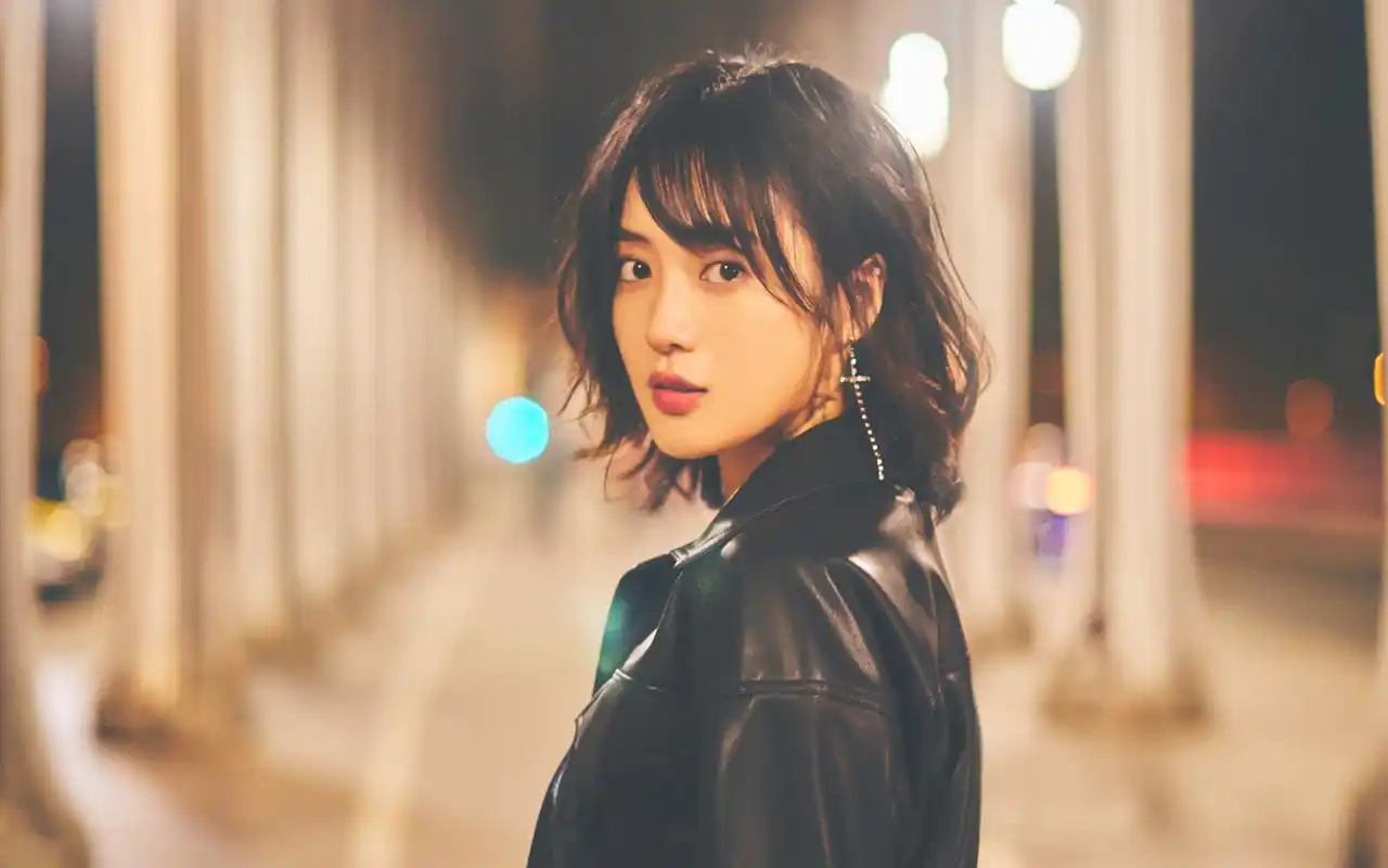 王梓薇桌面壁纸 优雅迷失 唯美写真