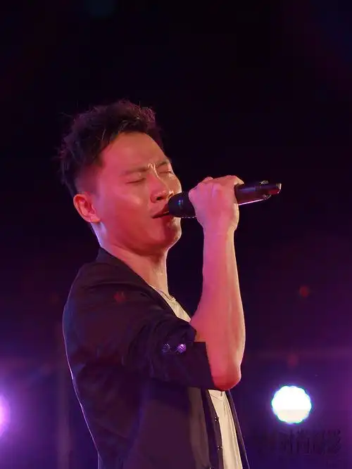 情系家乡晚会上的歌手汤子星_琼海在线摄影版_琼海论坛_琼海在线