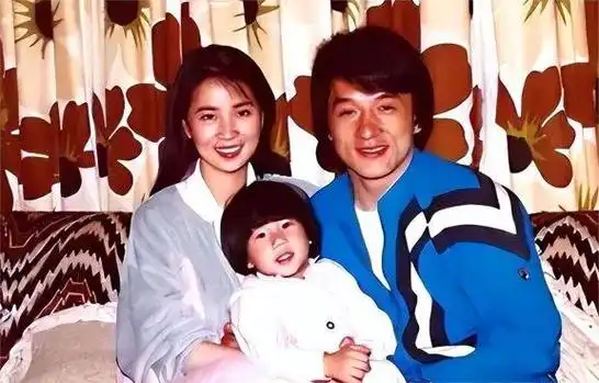 盘点成龙情史:这四位女星,到底谁曾是他心中的挚爱