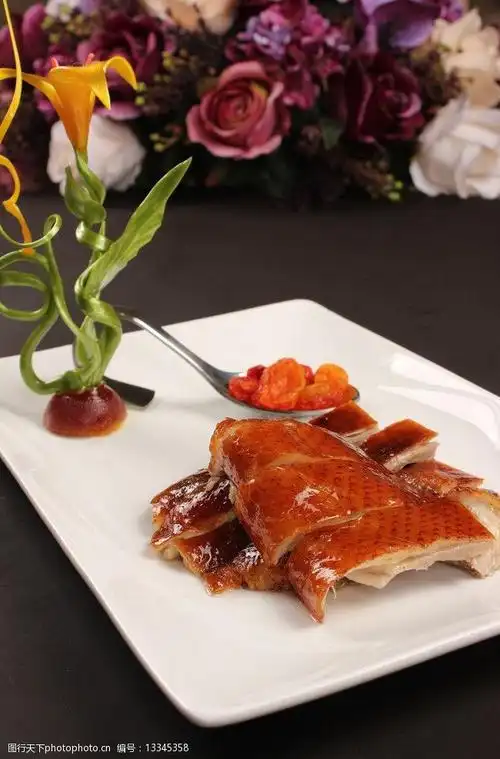 关键词:挂炉黑棕鹅 广东菜 粤菜 香港菜 特色菜 精美菜肴 传统美食