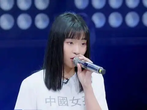 《青春有你2》"中国女孩"陈珏《平凡的一天》 让全场安静的声音