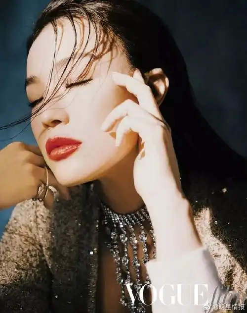 舒淇荧光橙造型