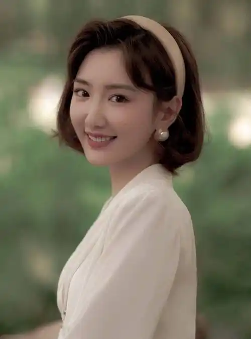 复古风太好看了毛晓彤甜蜜的笑容温婉可人又俘获了谁的芳心