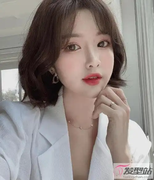 9款大脸圆脸适合发型女生换上气质太好了,矮个子圆脸女生发型 今年最