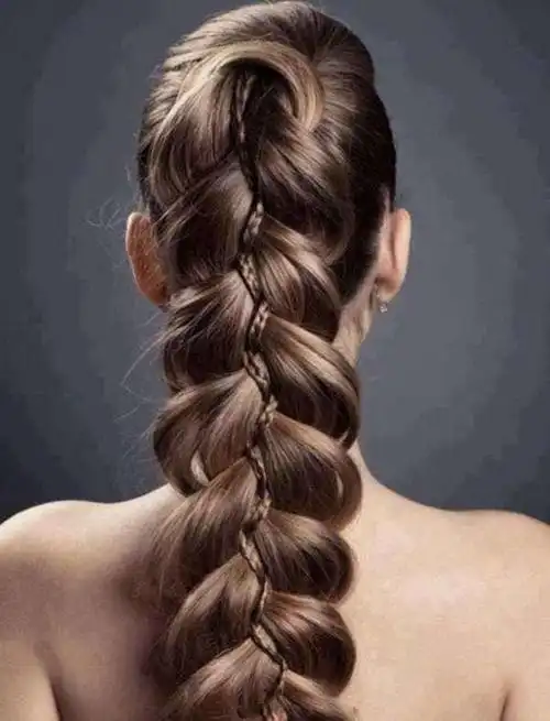 美丽的俄罗斯姑娘和她们让人难忘的麻花辫