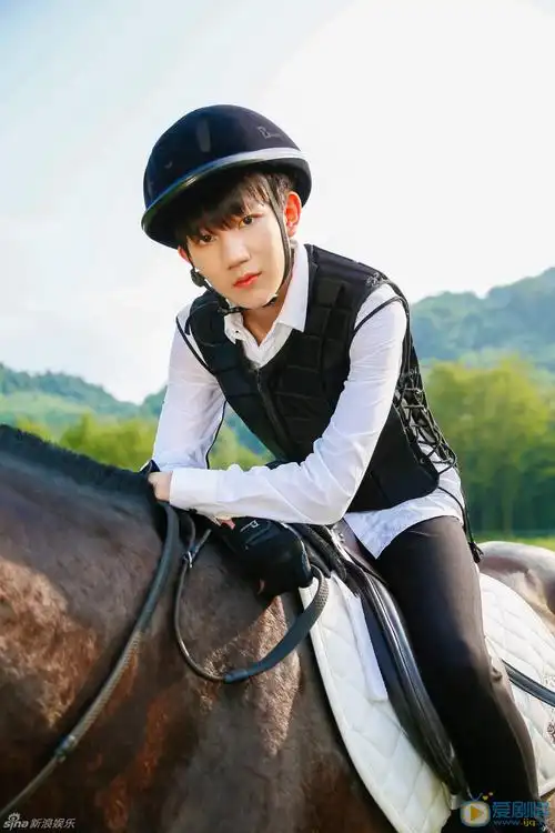 易烊千玺马术写真 易烊千玺高清写真_易烊千玺高清剧照