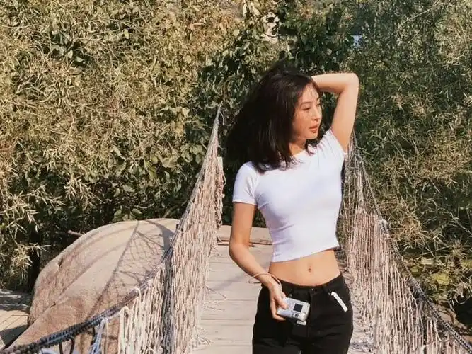 李菲儿后背线条##李菲儿