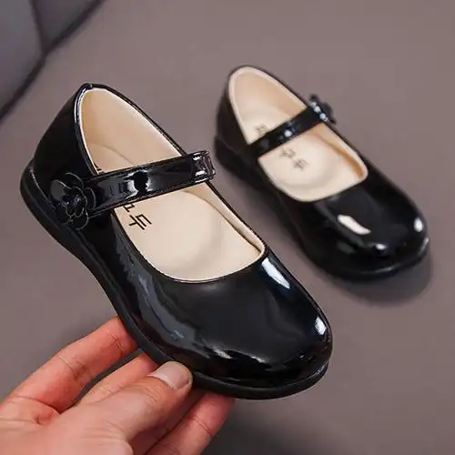 女童皮鞋2022春秋季新款女童黑色小皮鞋女孩软底表演英伦风公主鞋