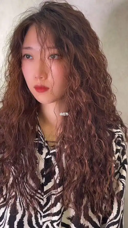 公主卷._复古_朋克_卷发_港风复古卷发_时尚_发型