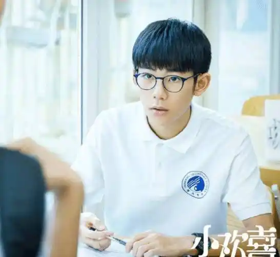 在19年的夏天,有一部跟高考有关的电视剧非常的火,叫做《小欢喜》