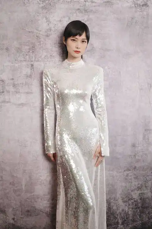 月度最in造型-2月刊:飒甜唐嫣梦幻诗诗,肖战娜扎欲辣撩人,刘涛制服太