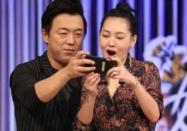 黄渤44岁妻子首次曝光,原来是大家的老熟人,怪不得不娶林志玲!