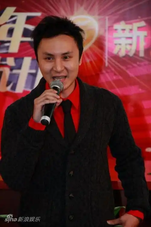 资料图片:东方卫视跨年主持人--朱桢