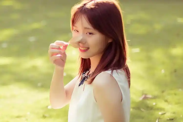 笑起来很甜的小女生出镜惠惠