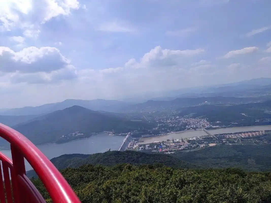 朱雀山国家森林公园yyds 向云端,看松花湖和松花江,还有吉林全景