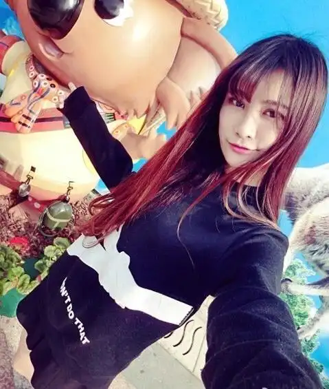 时尚潮流07年,正在中戏读书的陈晓与安徽老乡,歌手许嵩的表妹余征瑶