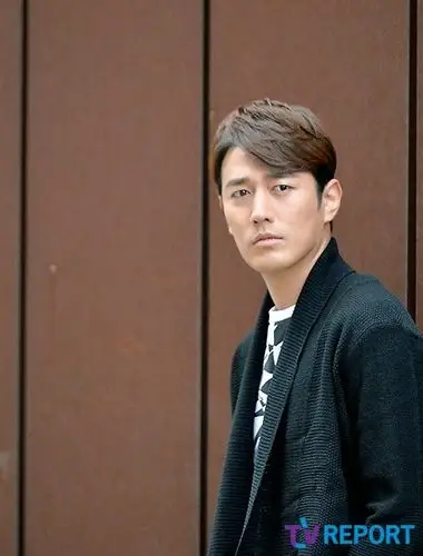 赵汉善(赵瀚宣),韩国男演员,1981年6月17日出生于京畿道富川市.