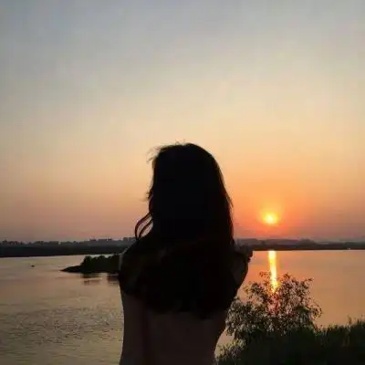 青春有意境情侣背影头像一男一女 我对聊天秒回的人也有好感