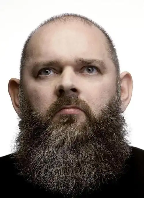 看腻了小鲜肉,来感受一下这些胡子大叔的魅力