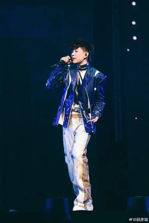 关智斌阿sa去了胡彦斌演唱会##蔡卓妍关智斌打卡胡彦斌演唱会