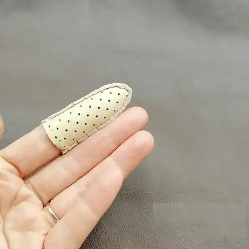 断指指套保暖手套男女保护套露指假指残疾人冬季受伤手指防冻透