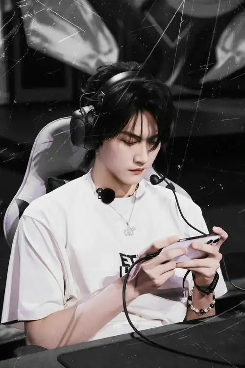 周柯宇|自修壁纸