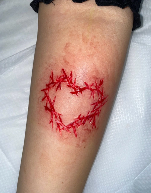 手臂荆棘肉雕纹身设计2