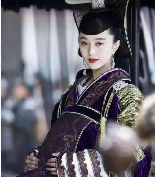 明星古装剧中孕妇照范冰冰华贵柳岩柔美孙佳奇让人窒息