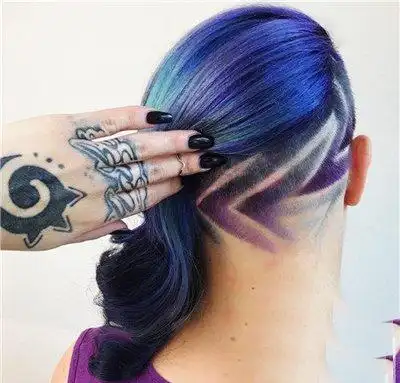 女生中长发剃鬓角图片女生发型剃鬓角剃后脑勺