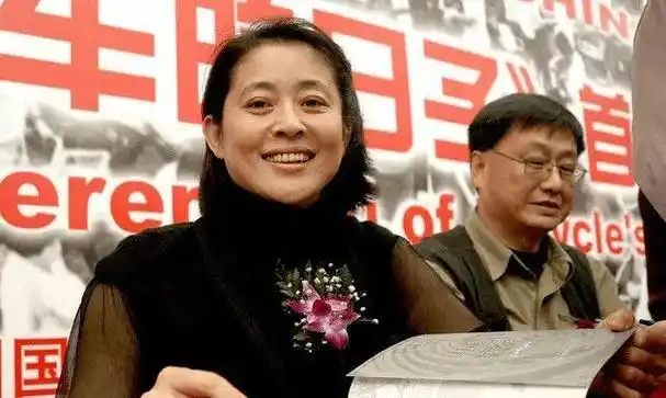 离婚26年后回头再看倪萍和王文澜二人境遇夫妻差距一目了然