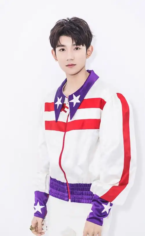 王源最新帅痞写真高清图片