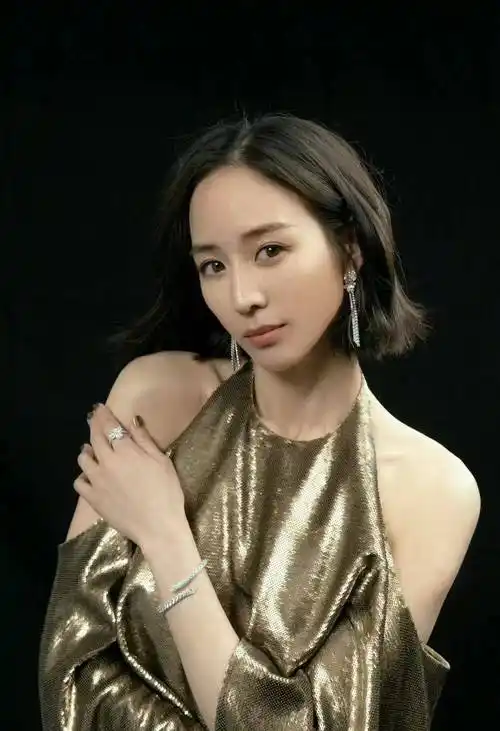 柯汶利到张钧甯家过夜,恋情曝光疑似同居,女方曾否认年底结婚-月光