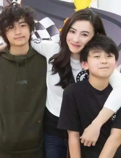 张柏芝承认三胎老公是谢贤 张柏芝三胎亲子鉴定结果