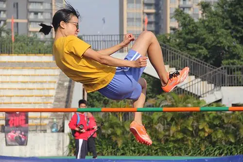 赛场拼搏,青春飞扬——我院师生积极参与校运动会