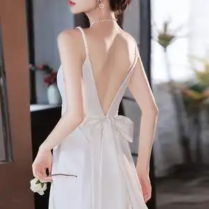 白色缎面订婚吊带礼服领证登记小白裙高级感轻婚纱性感显瘦出门纱