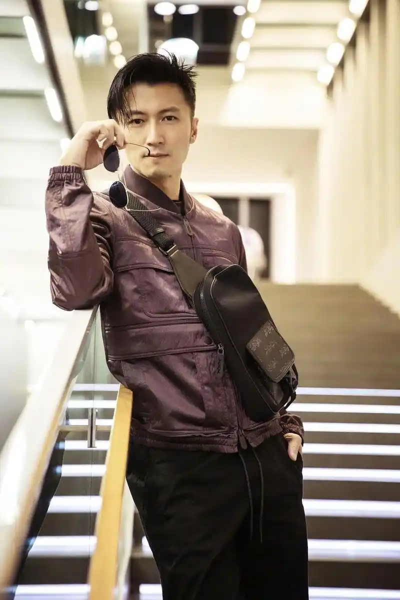 谢霆锋品牌活动照帅气图片48