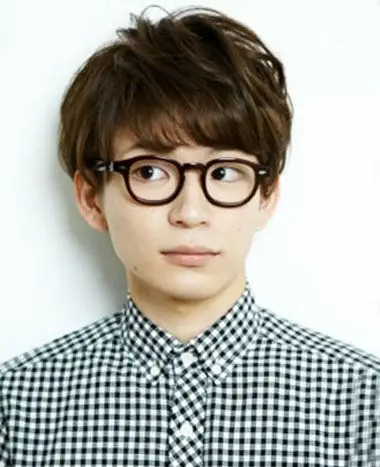 男学生短发蘑菇头发型应该怎么梳?