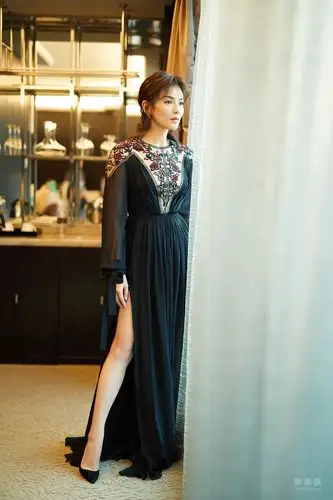 刘涛佩戴chopard萧邦珠宝亮相第24届上海电视节